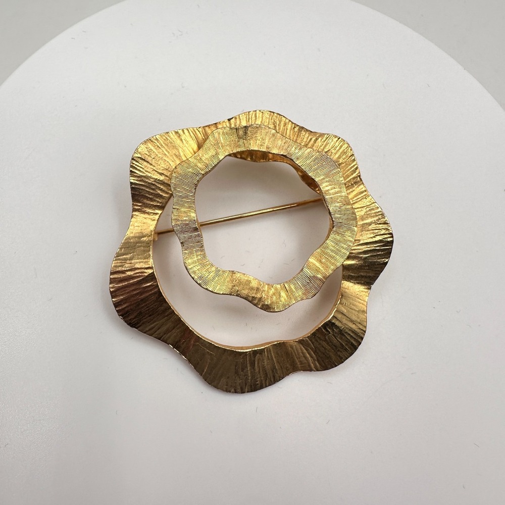 Vintage 80s Gold Tone Abstract Wavy Circle Brooch Pin Textured Double Layer